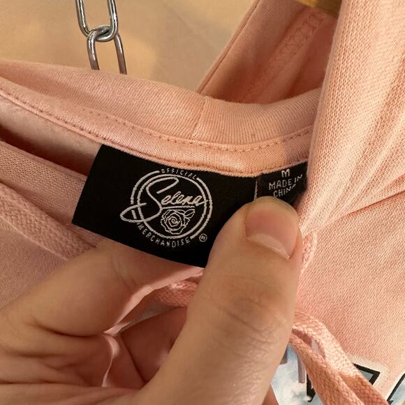Selena Official NWT Women's Medium Como La Flor Pastel Pink Crop Graphic Hoodie - Picture 6 of 10